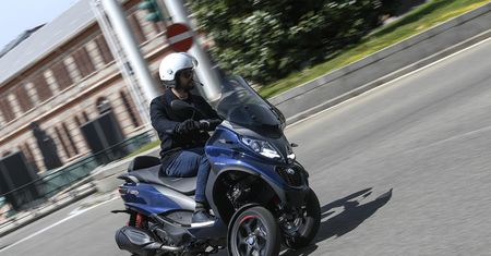 Piaggio odświeża trójkołowce MP3. Do oferty dołącza wersja 400