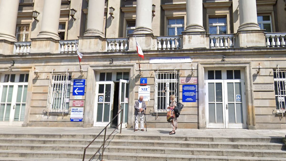 Klienci SOR szpitala przy ul. Lindley'a narzekają na kolejki.