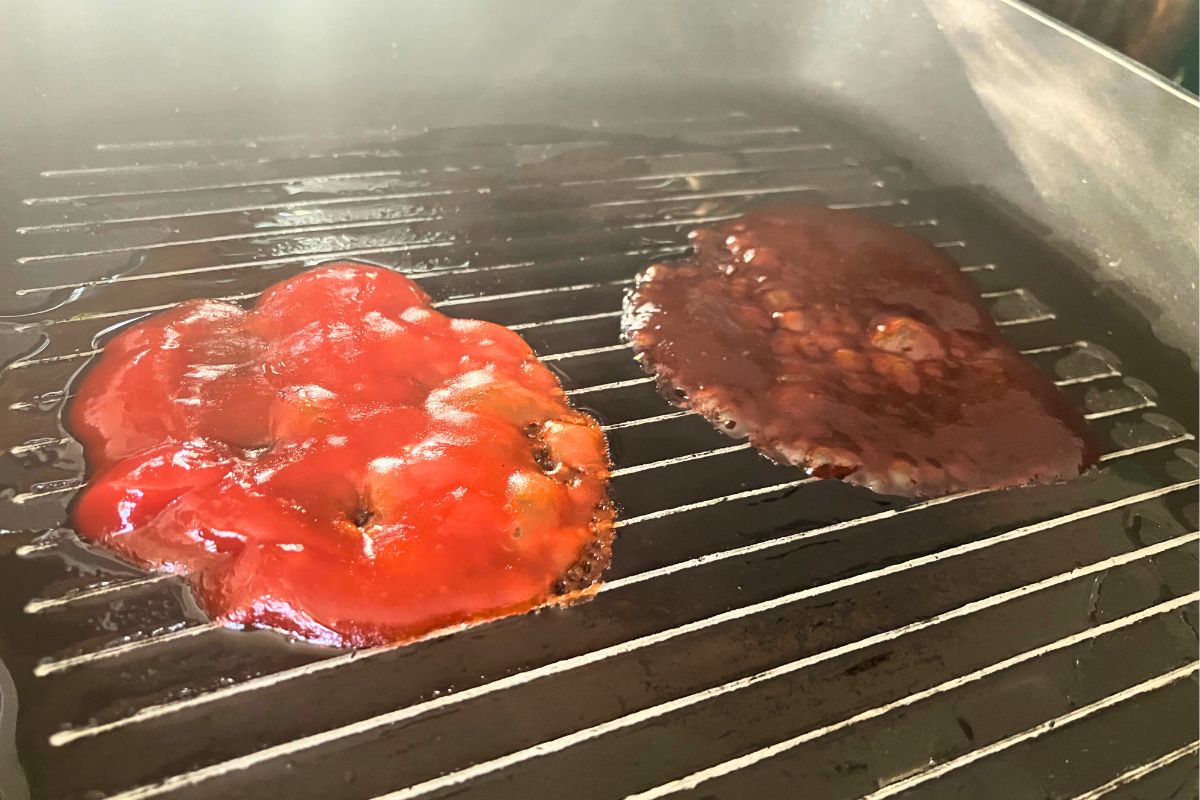 Najpierw podsmażyłam koncentrat i sos barbecue na oleju