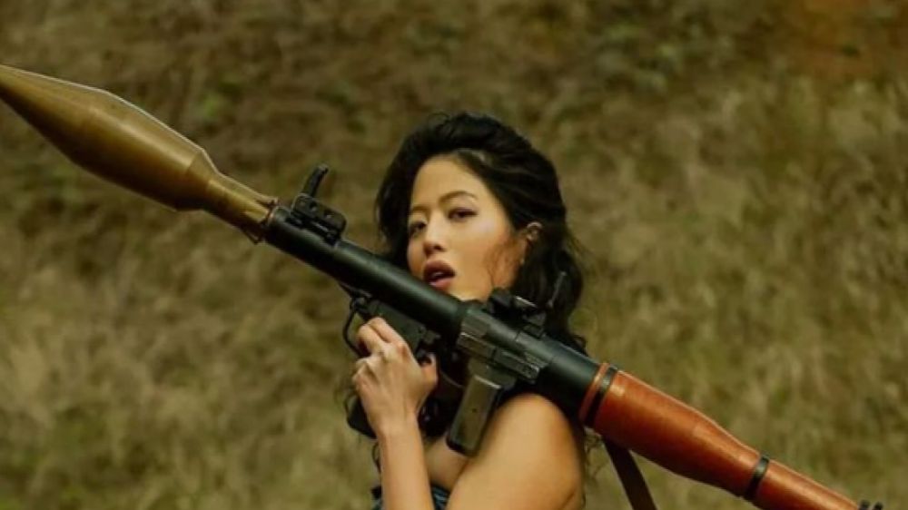 Kobieta została wolontariuszką-striptizerką