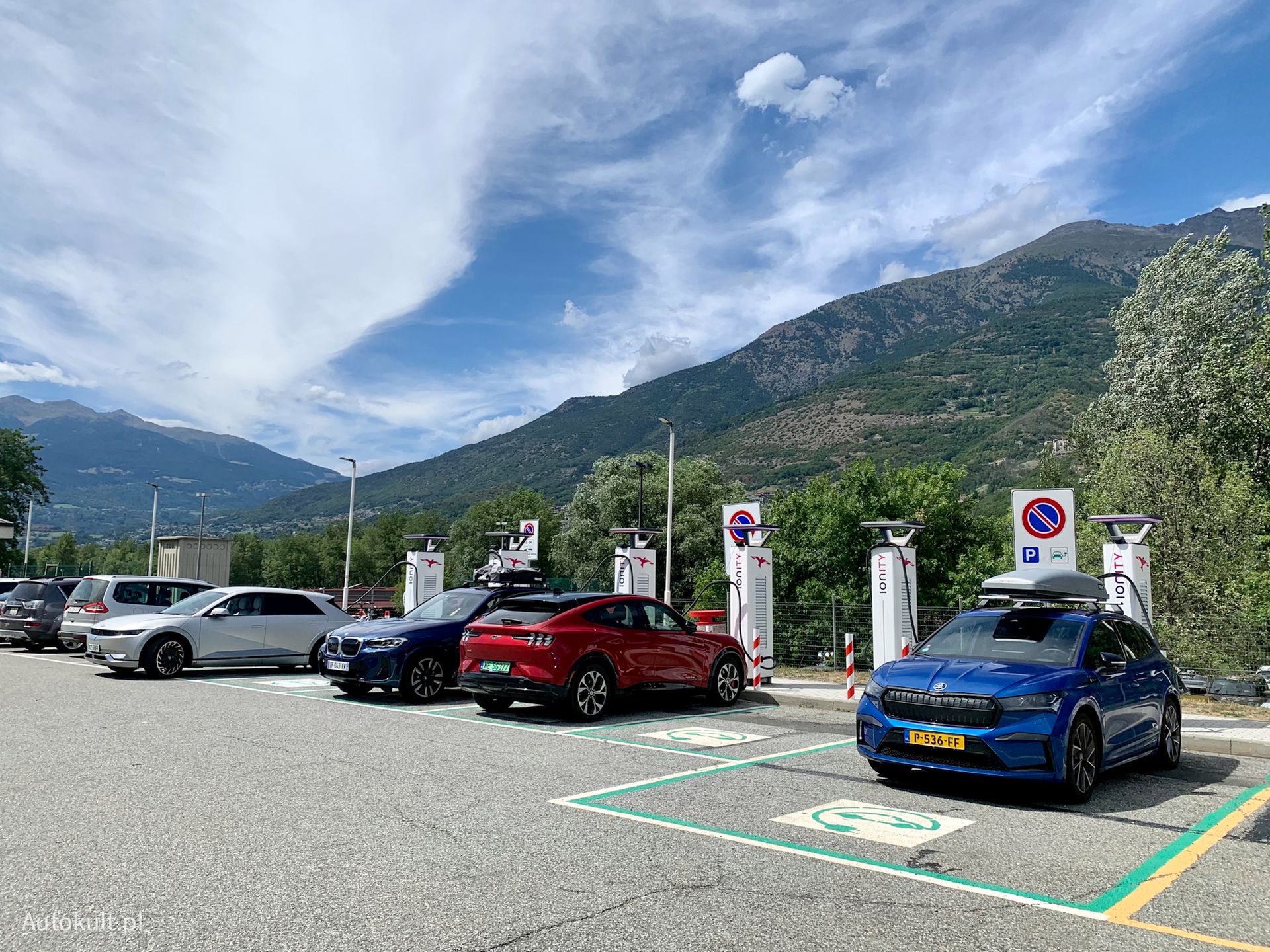 Auta elektryczne z różnych krajów? Dziś to już nie dziwi