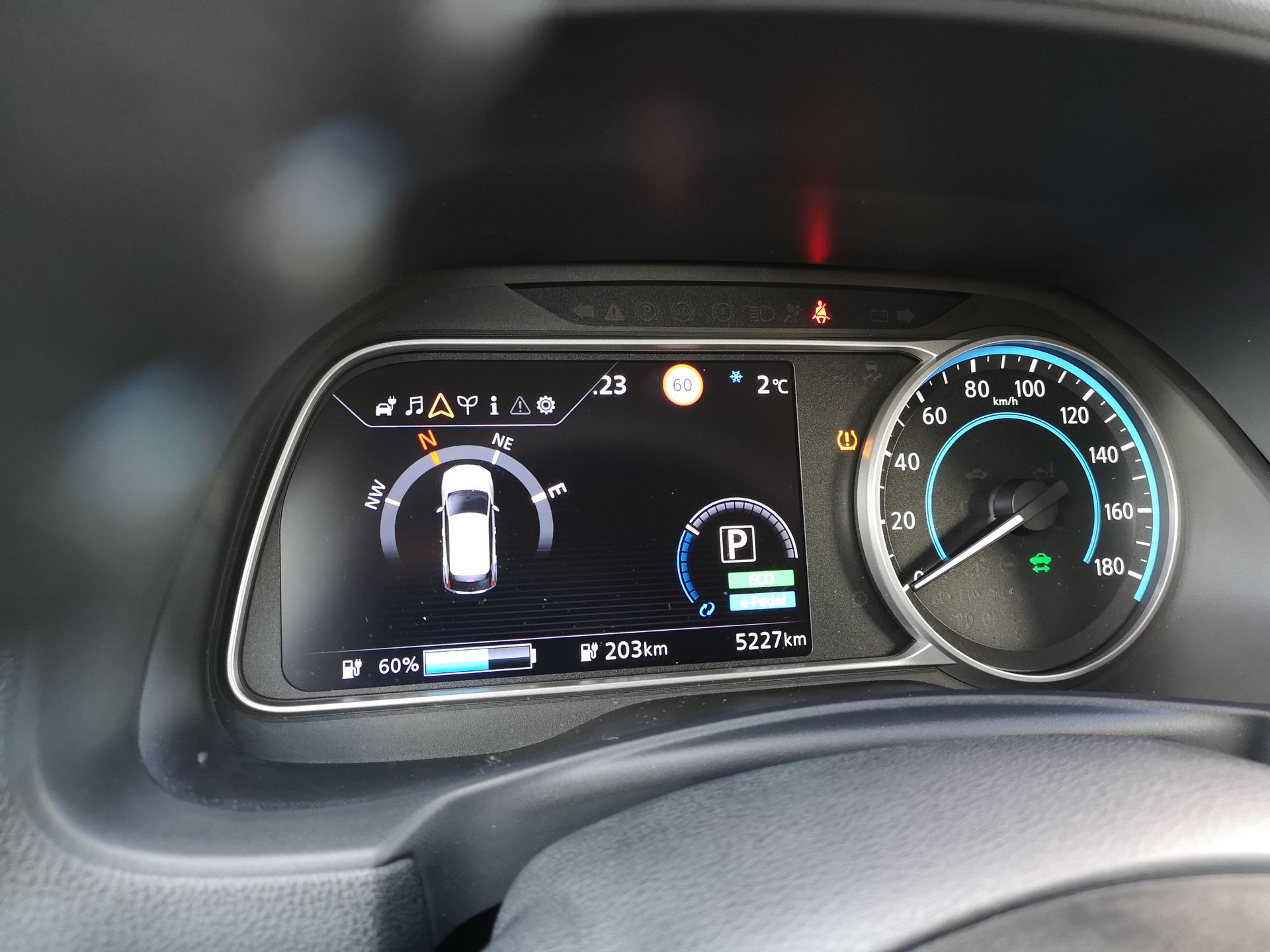 Nissan Leaf e+: Systemy wsparcia kierowcy, zarządzania energią oraz audio Bose 34