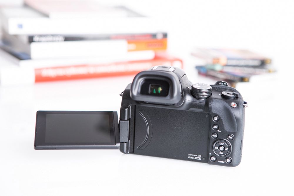 Samsung NX30 - solidny, wygodny, ale nie bez wad [test] 4