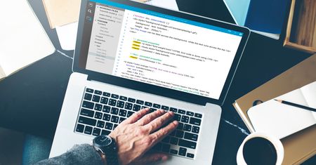 Zarobki polskich programistów stale rosną. Za granicą i tak jest dużo lepiej