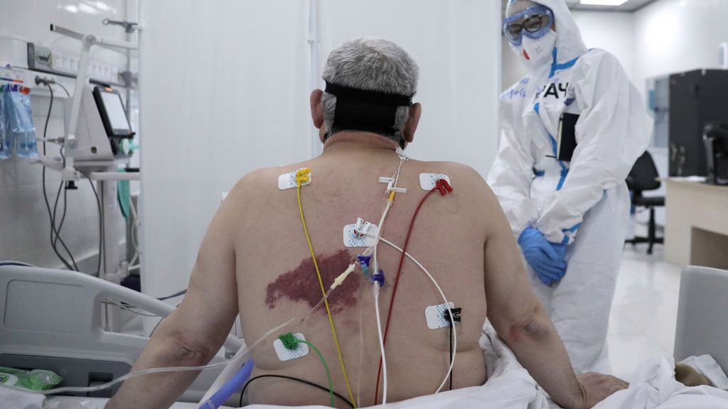 Cicha hipoksja to stan niedotlenienia: pacjent ma wyraźnie obniżoną saturację, ale tego nie odczuwa 