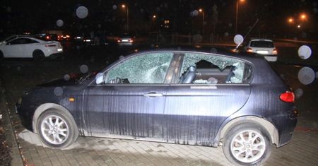 Jeździł na rowerze i strzelał do aut. 24 pojazdy zniszczone