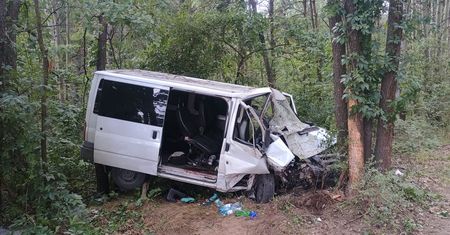 Poważny wypadek busa pod Łukowem. Dziewięć osób rannych