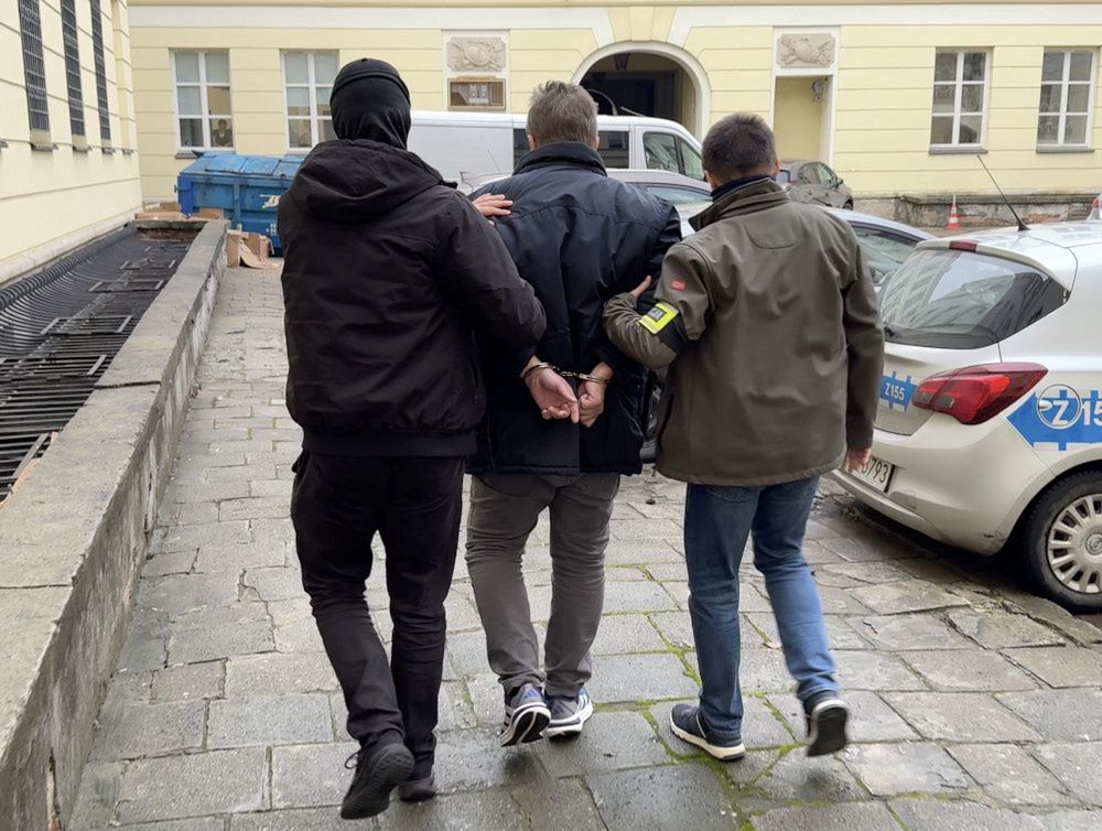 Szokujące, co odkryli w komputerze informatyka. 40 tys. zdjęć dzieci