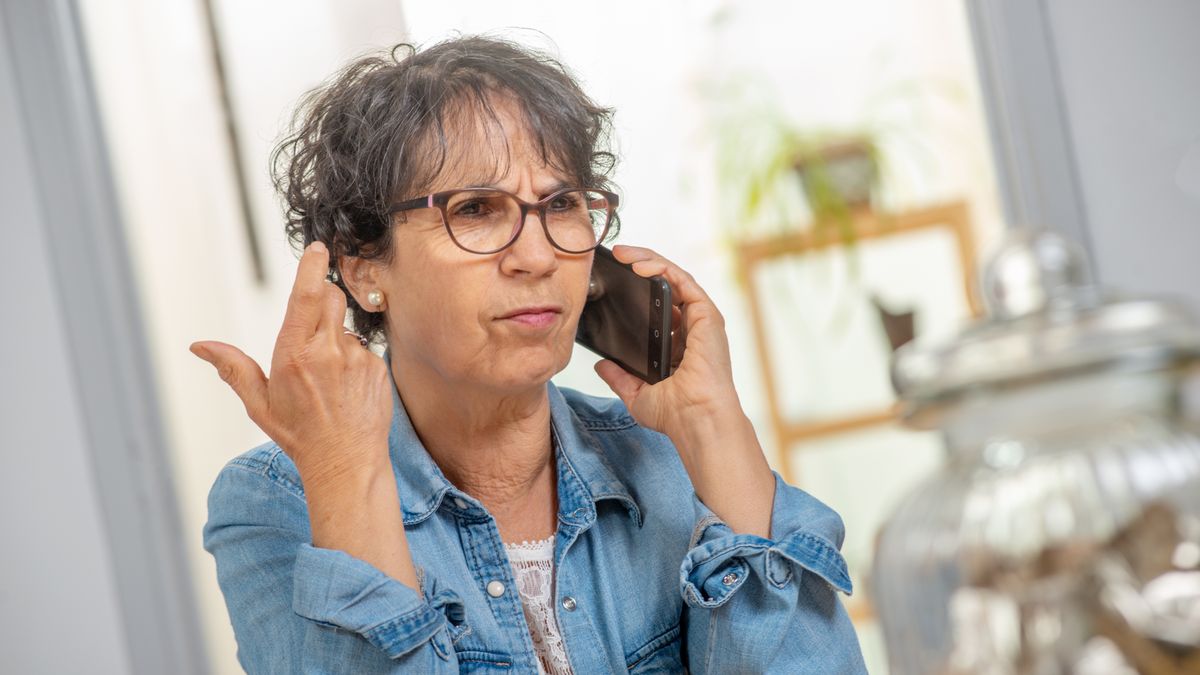 Oszuści podszywają się pod pracowników banków 