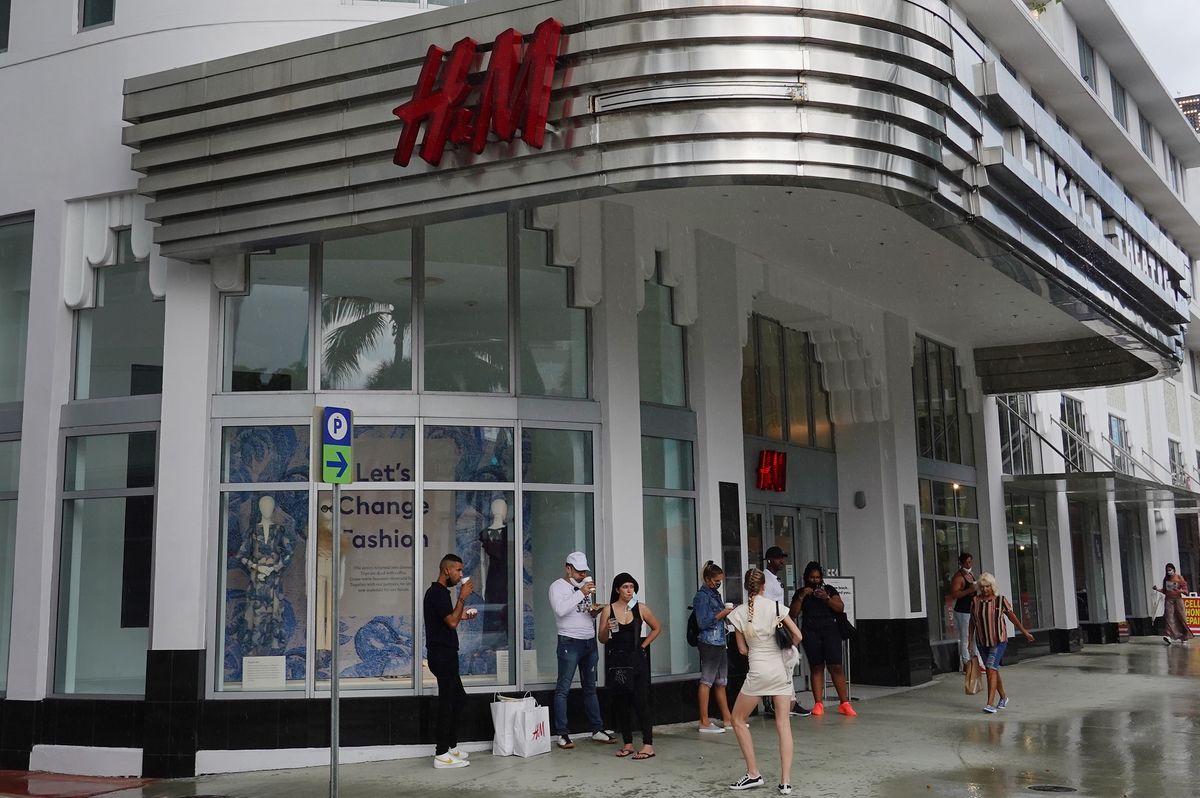 H&M zamknie 250 sklepów. (Photo by Joe Raedle/Getty Images)