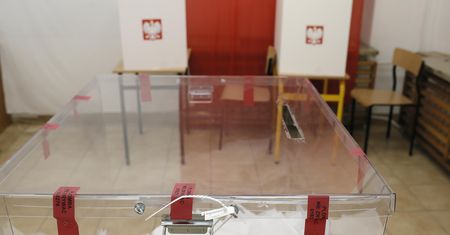 Referendum 2023. Czy kartę referendalną można zniszczyć lub wynieść z lokalu wyborczego?