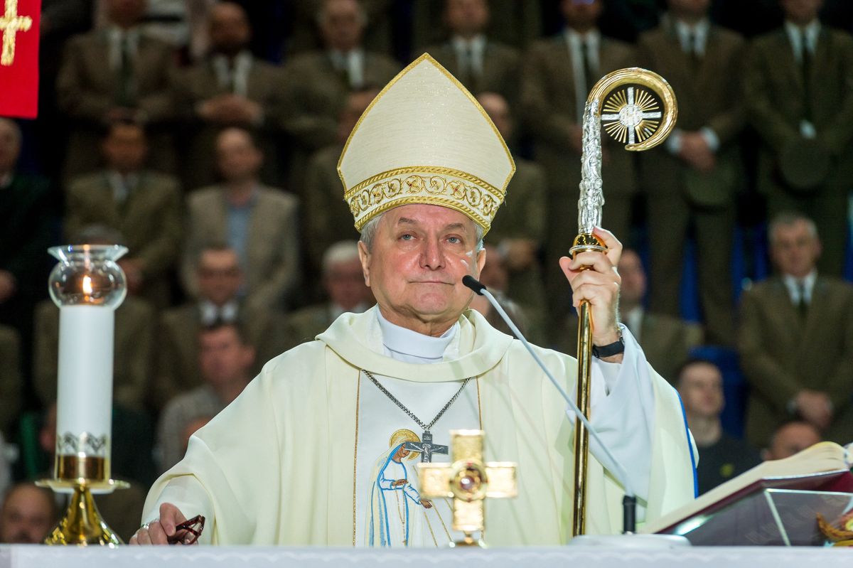 Biskup Edward Janiak odsunięty przez papieża Franciszka. Nie będzie kierował diecezją w Kaliszu