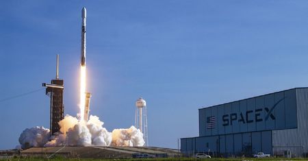 SpaceX i Elon Musk z kolejną próbą. Już dziś możliwy start misji Starlink-13