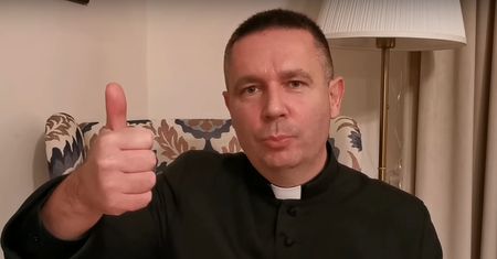 Ksiądz o CPK. "W sutannie szedłbym obok osób niosących flagę LGBT"