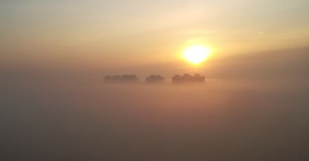 Lublin pod „kołdrą”. Gęsta mgła spowiła nasze miasto. Ale jest też smog!