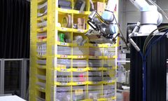 W Amazon pracuje ponad 750 tys. robotów. Najnowszy jest wyposażony w "zmysł" dotyku