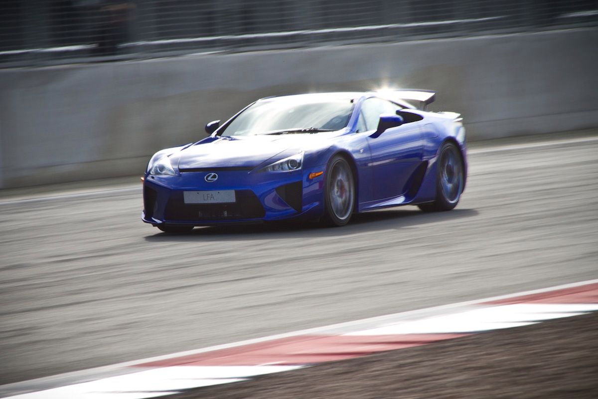 Lexus LFA w Silverstone - konkurs Facebook
