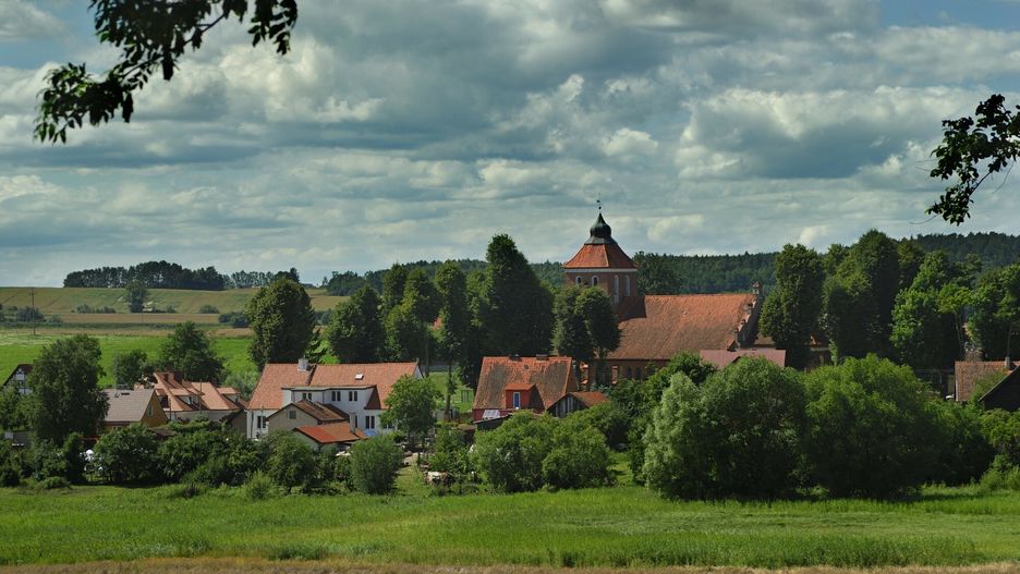 Widok na wieś Bartążek (rok 2013)