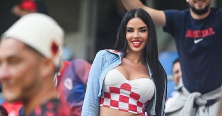 Kolejna podróż modelki. Jest w szczególnym miejscu