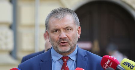To on zastąpi Adama Bodnara. Kim jest Waldemar Żurek?