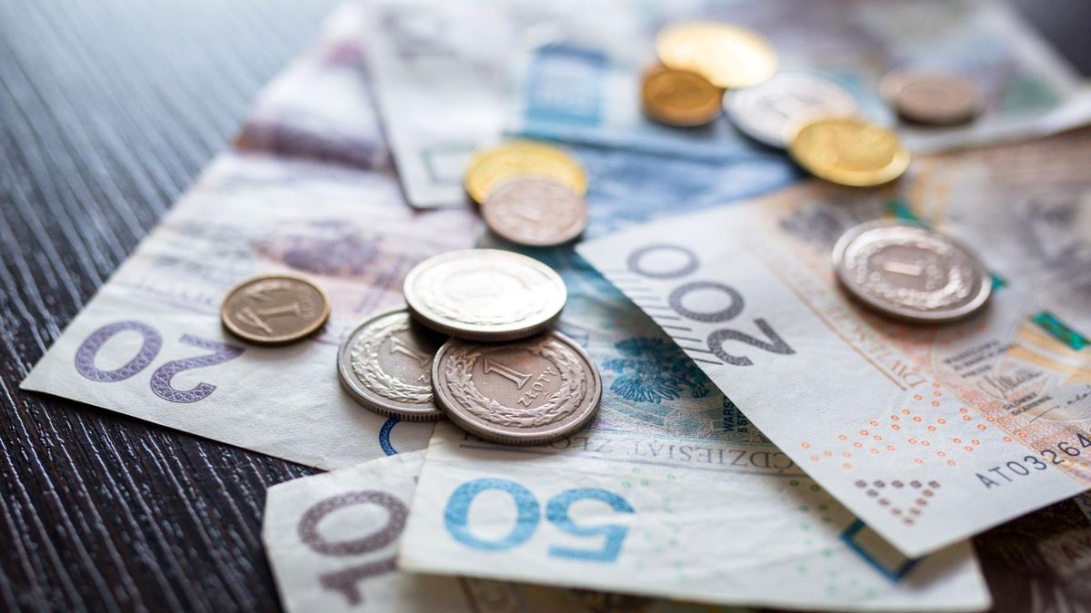 Świadczenie pielęgnacyjne wynosi obecnie 3 287 zł miesięcznie.