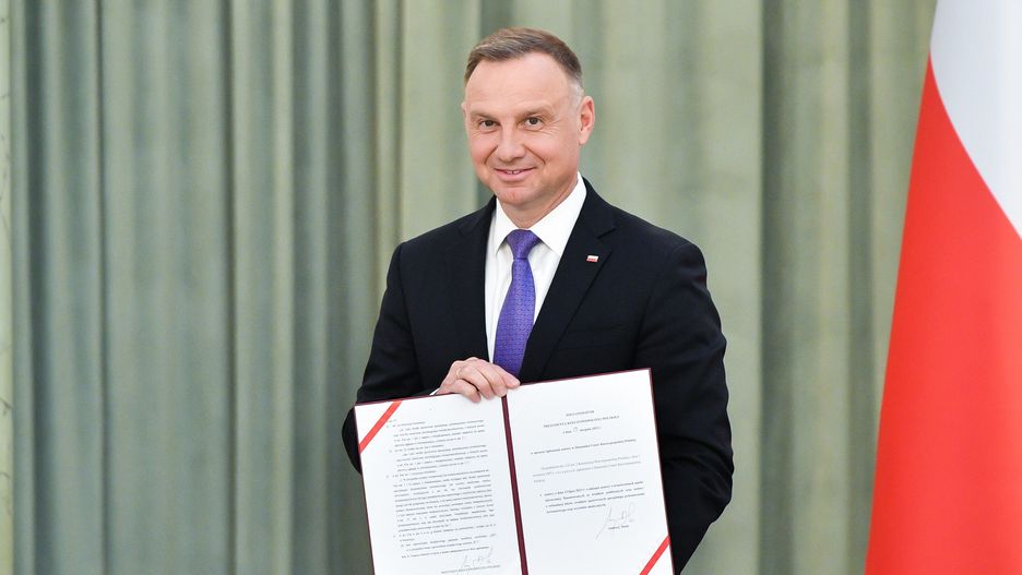 Prezydent podpisał ustawę o bezpłatnych lekach dla dzieci do lat 18 i dla seniorów powyżej 65 lat we wtorek. Od piątku nowe przepisy już działają