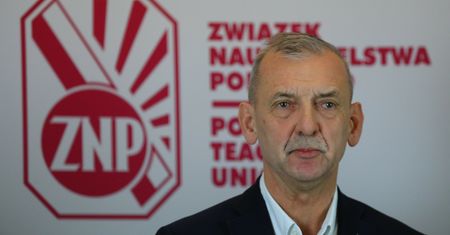Nauczyciele jako zakładnicy wojny o media? Mocne słowa Sławomira Broniarza
