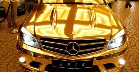 Mercedes C63 AMG z Dubaju