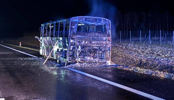 Stanął w ogniu. Dramatyczne chwile. Strażacy pokazali zdjęcia