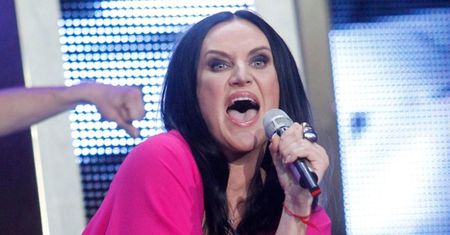 Kayah GRZMI po krytycznym tekście dziennikarza o festiwalu w Opolu: "Znasz mnie, mogłeś zapytać! TEN KRAJ TO PIEKŁO". Już zareagował (FOTO)