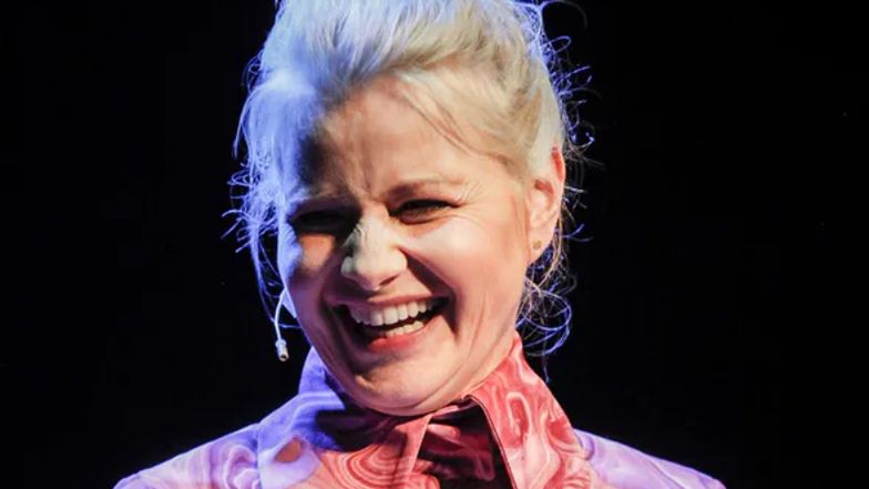 Małgorzata Kożuchowska prowadzi galę w FIKUŚNEJ STYLIZACJI z piórami (ZDJĘCIA)