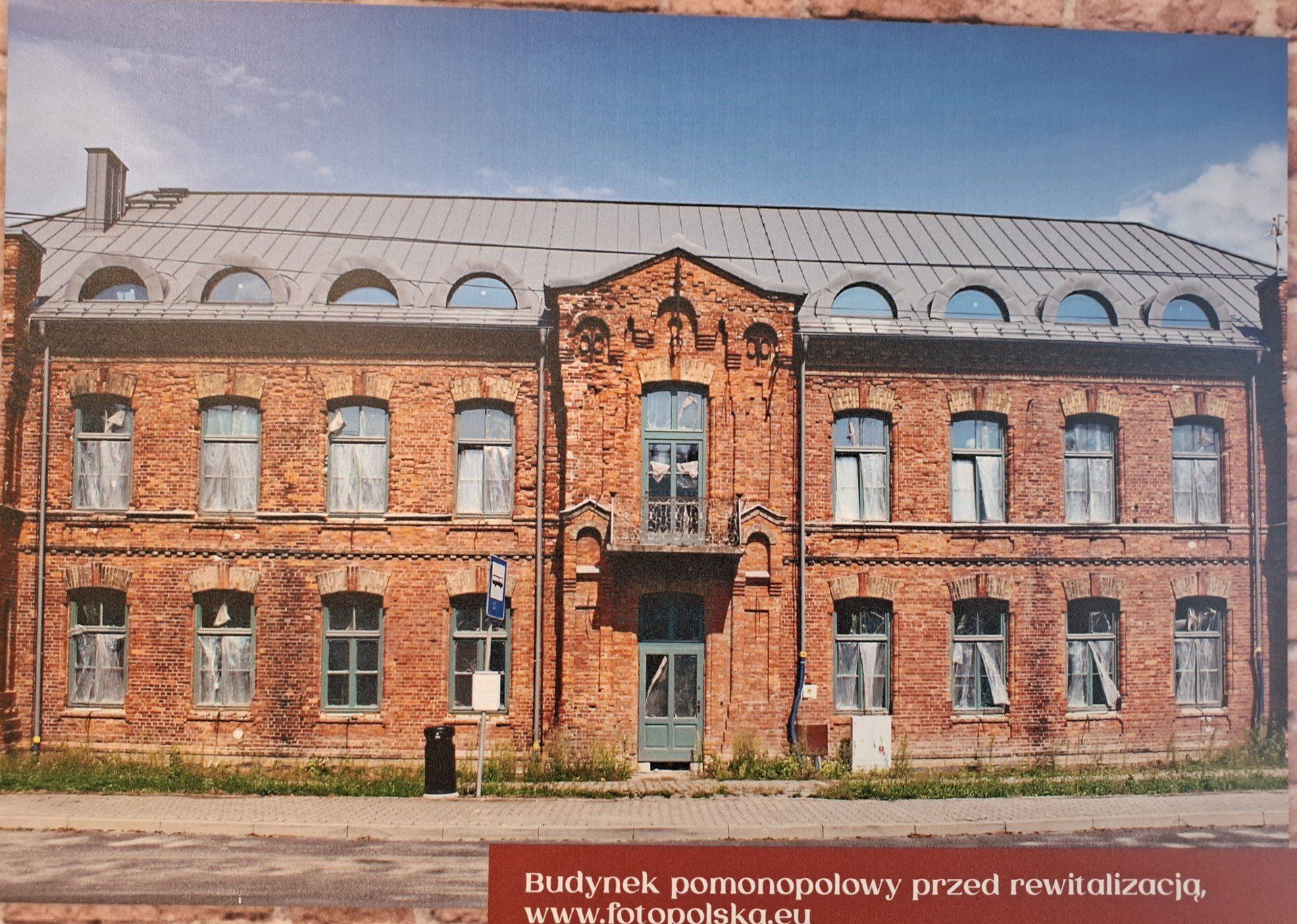Obecna siedziba szkoły na początku przebudowy