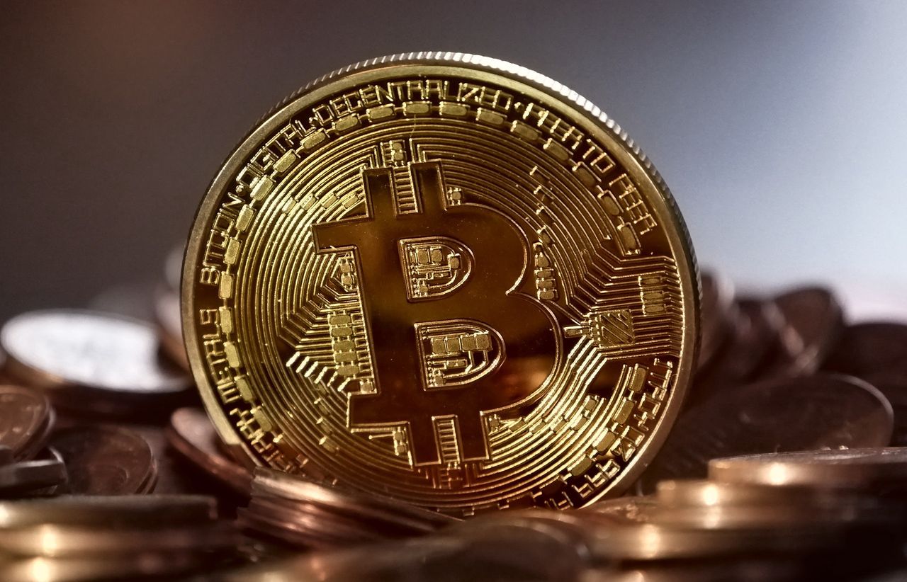 Bitcoin bije kolejne rekordy. Kryptowaluta warta ponad 100 tys. zł