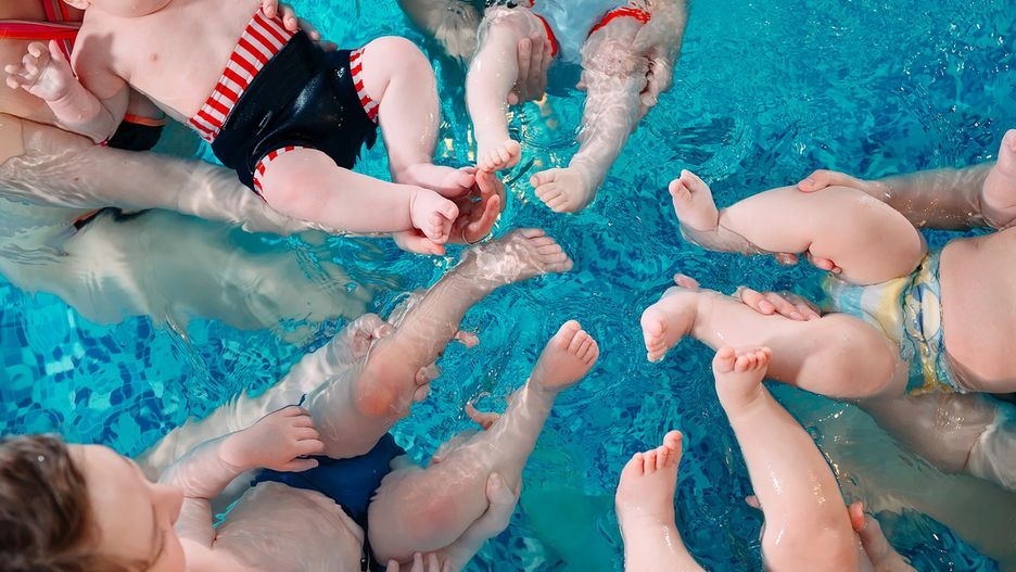 Pieluchy neoprenowe: idealne na basen dla małego dziecka!