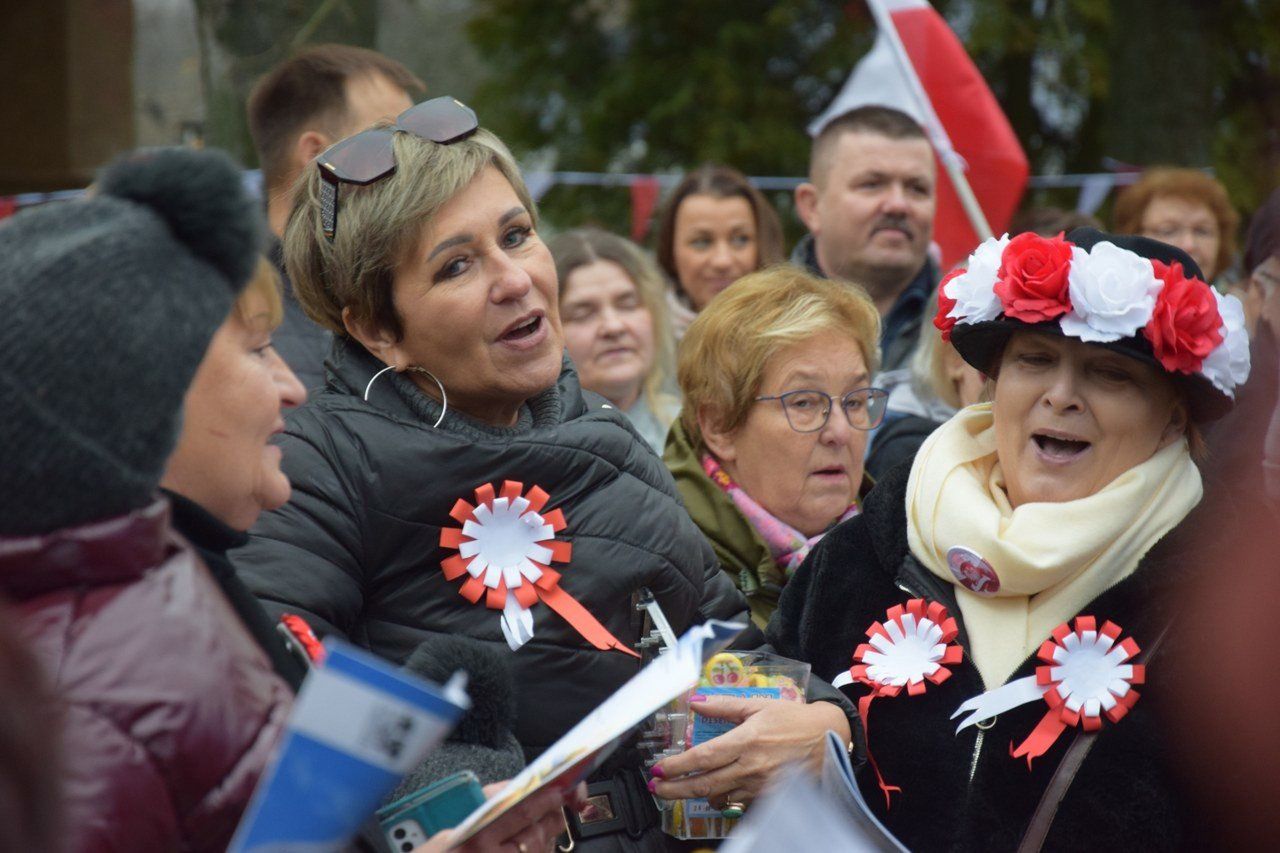 Zduńska Wola: Patriotyzm, radość i śpiew w Karsznicach