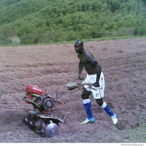 Mario Balotelli. Najbardziej charakterystyczny piłkarz Euro 2012 podbija Internet 7