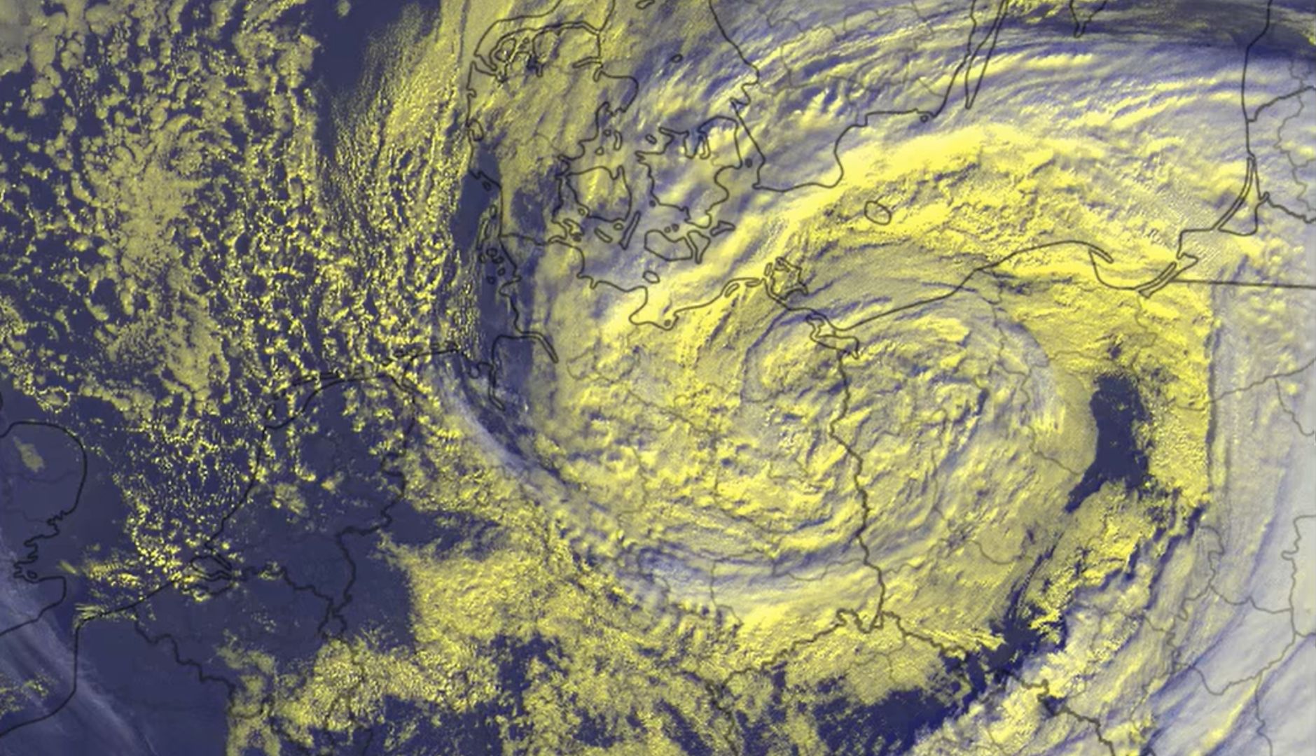 Oto co satelita uchwycił nad Polską. "Gapię się od rana"