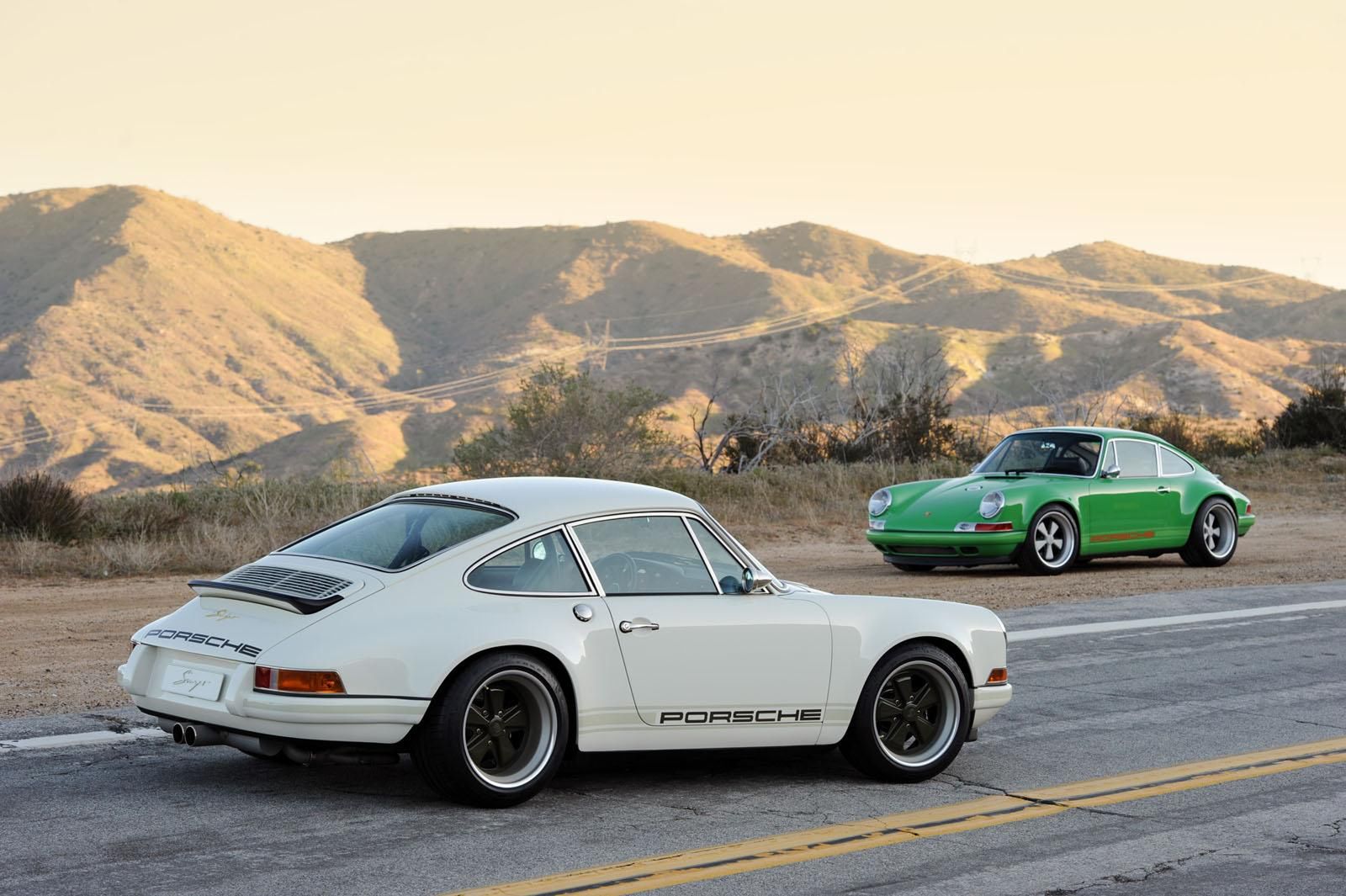 Singer Aria Cosworth Porsche 911