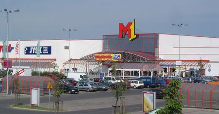 Radom. Mężczyzna zabarykadował się w centrum handlowym