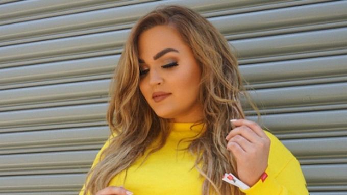 Znana YouTuberka stworzyła poradnik dla kobiet z nadwagą. Jest genialny!