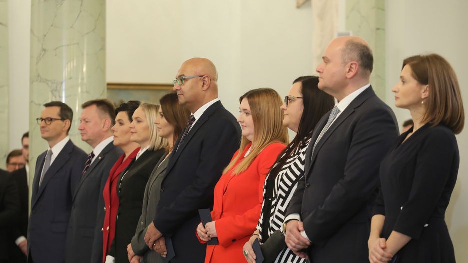 Część ministrów dwutygodniowego rządu Morawieckiego