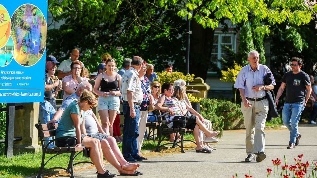 Tłumy w Iwoniczu-Zdroju (woj. podkarpackie)