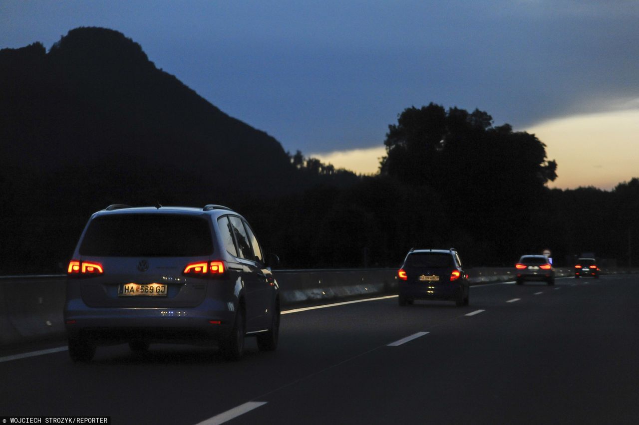 Nietrzeźwy Polak spacerował autostradą w Bawarii. Chciał wrócić do kraju