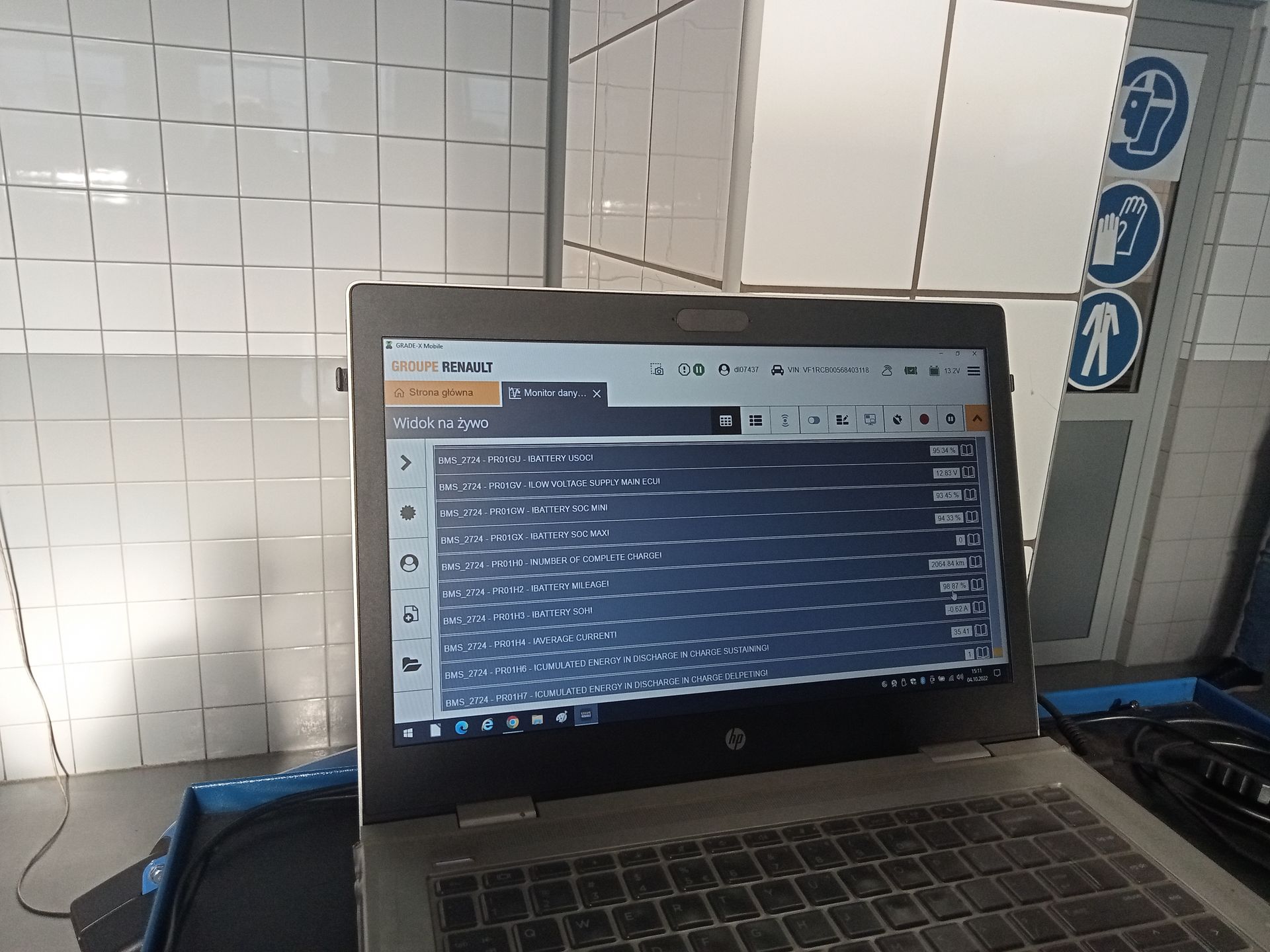 Renault Megane E-Tech (sprawny pojazd - zaznaczmy) podłączony do diagnostyki komputerowej w Zabrzu