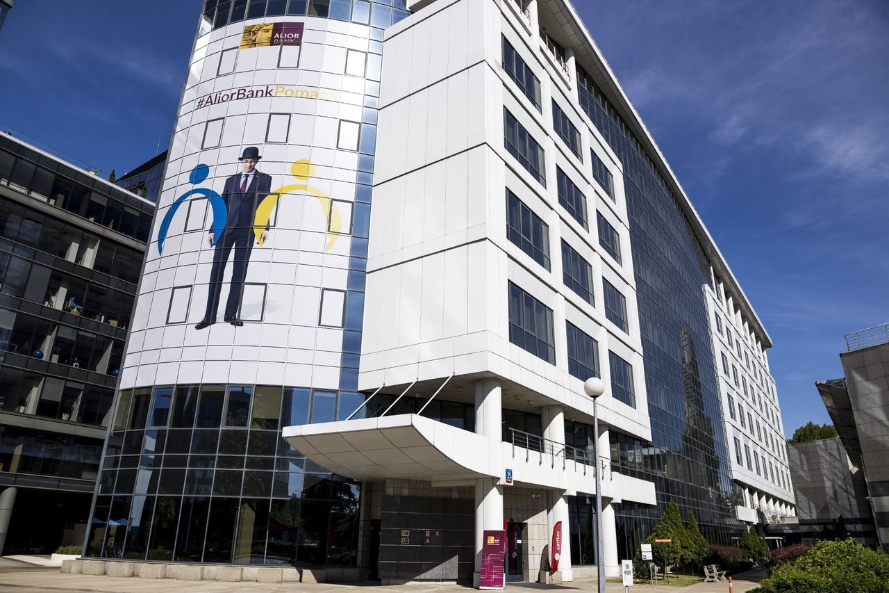 Znany bank z pozytywną perspektywą ratingową. To kluczowe dla stabilności finansowej