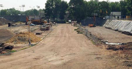Tu narazie jest wykopalisko, ale będzie stadion lekkoatletyczny [ZDJĘCIA]