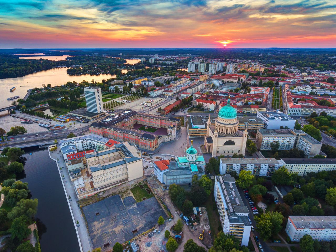 Urzekające miasto blisko Polski. Zaskakuje na każdym kroku