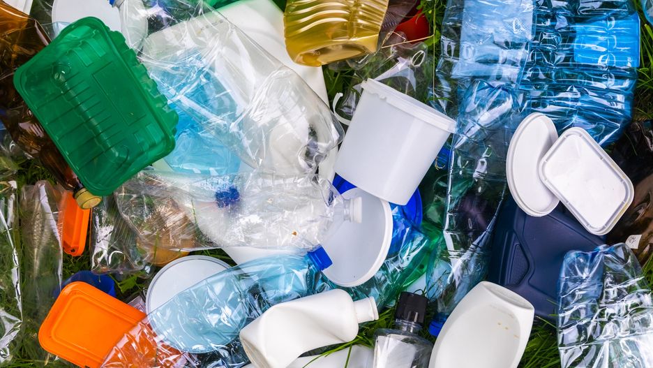 Naukowcy przejrzeli 7 tys. badań o mikroplastiku
