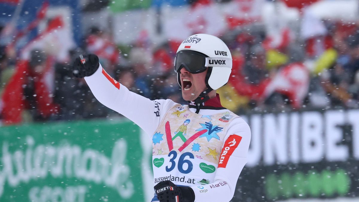 Bad Mitterndorf, Austria, 28.01.2023. Polak Piotr Żyła zajął czwarte miejsce w zawodach Pucharu Świata w lotach narciarskich na skoczni mamuciej Kulm, 28 bm. w austriackim Bad Mitterndorf. Zwyciężył Norweg Halvor Egner Granerud przed Austriakiem Stefanem Kraftem i Domenem Prevcem ze Słowenii. (mk) PAP/Grzegorz Momot