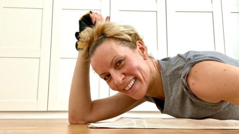 Anita Werner na tle szafy (Instagram)